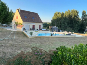 Maison 6km de Sarlat piscine chauffée et jacuzzi